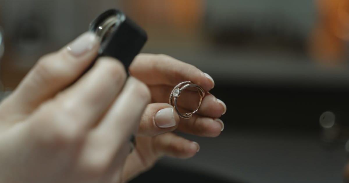 指輪のサイズ直しはどこで頼む？サイズ直しの料金や注意点は？