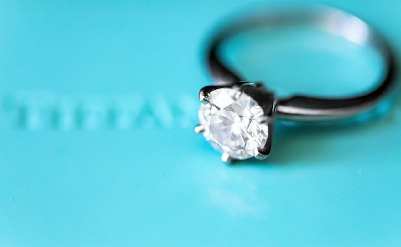 婚約指輪を30万で選ぶなら？後悔しないティファニーの選び方